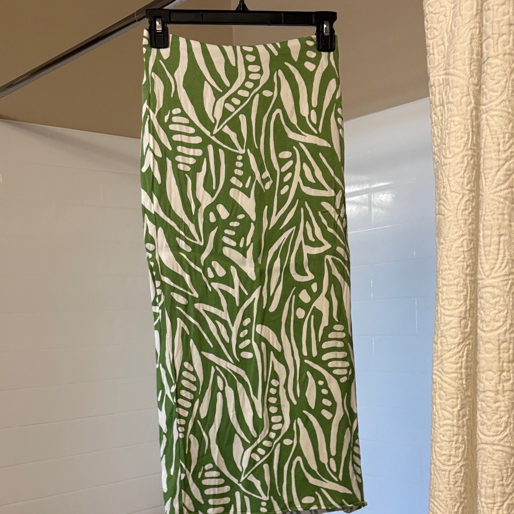 House of Harlow 1960 Green Leaf Print Women's Skirt